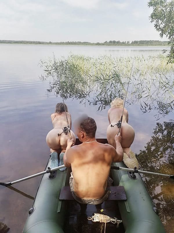 Первомайские голые девушки 78 фото