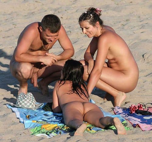 Фото нудистов занимающихся сексом прямо на пляже 19 фото