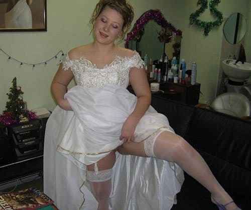 Сексуальные невесты в белых чулках с подвязками 22 фото