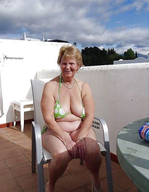 Бабушка нудистка любит трахаться в свои 70 лет 12 фото