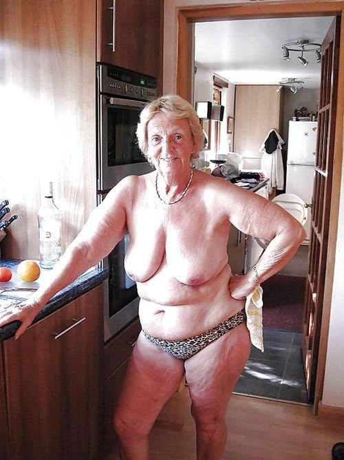 Бабушка нудистка любит трахаться в свои 70 лет 21 фото