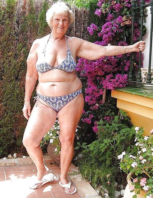 Бабушка нудистка любит трахаться в свои 70 лет 3 фото