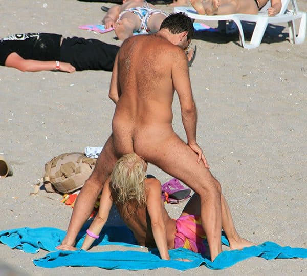 Секс на пляже частные фото 13 фото