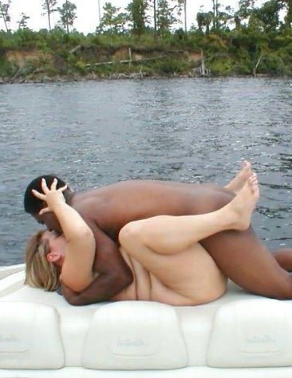 Белые женщины едут на отдых ради пляжного секса с большим черным членом 25 фото