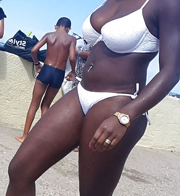 Подборка негритянок на пляже 34 фото