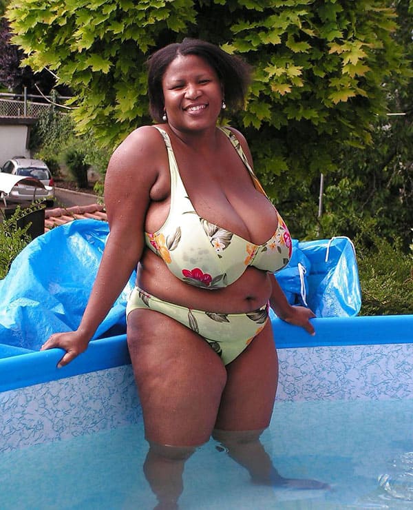 Толстые женщины в бассейне 42 фото