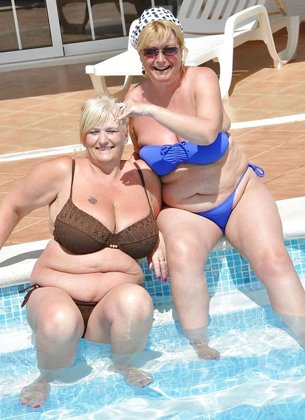 Толстые женщины в бассейне 48 фото