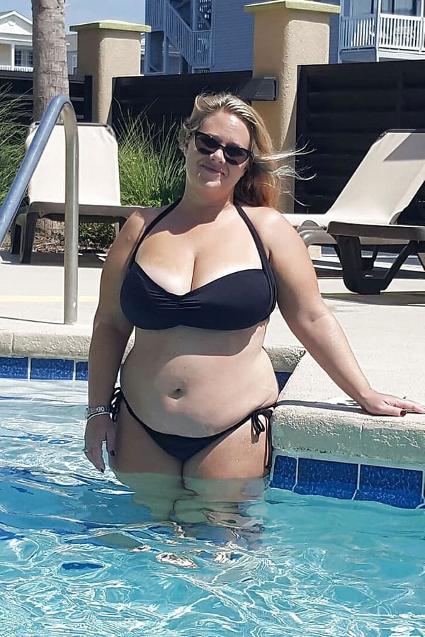 Толстые женщины в бассейне 6 фото