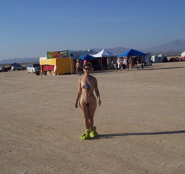 Голые девушки на фестивале Бернинг Мэн / Burning Man 31 фото