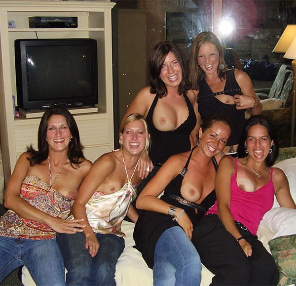 Пьяные подруги отжигают на вечеринке подборка 43 фото
