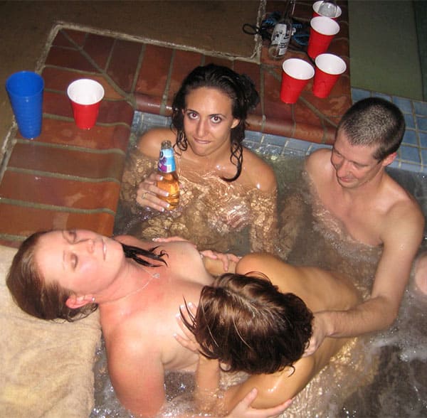 Пьяные подруги отжигают на вечеринке подборка 7 фото