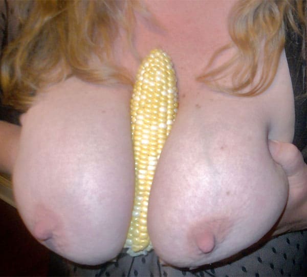 Девушки мастурбируют кукурузой подборка 10 фото