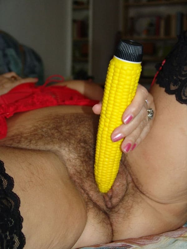 Девушки мастурбируют кукурузой подборка 23 фото