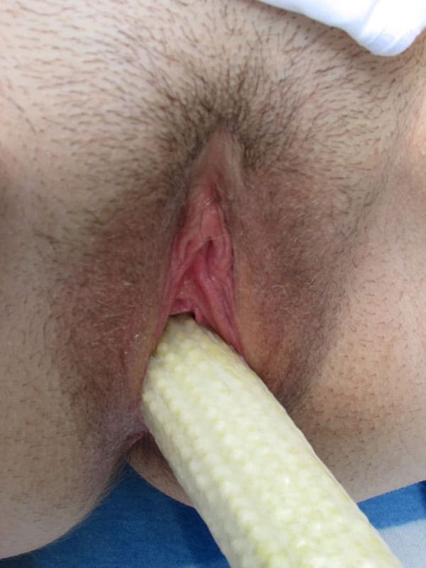 Девушки мастурбируют кукурузой подборка 28 фото