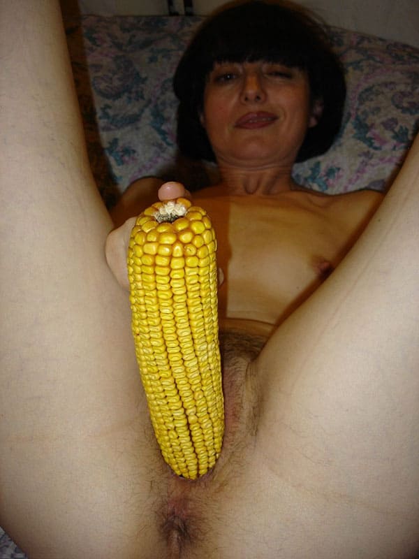 Девушки мастурбируют кукурузой подборка 49 фото