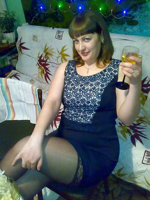 Новогодняя мастурбация пьяной жены присланное 3 фото