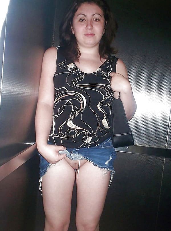 Голые девушки в лифте подборка 35 фото
