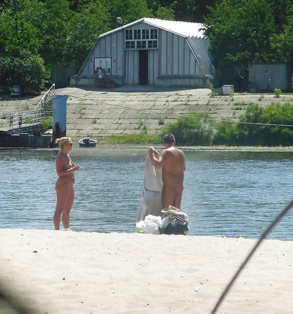 Нудистский пляж в Киеве съемка скрытой камерой 14 фото