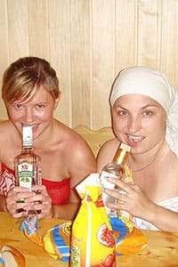 Пьяный девичник в русской сауне