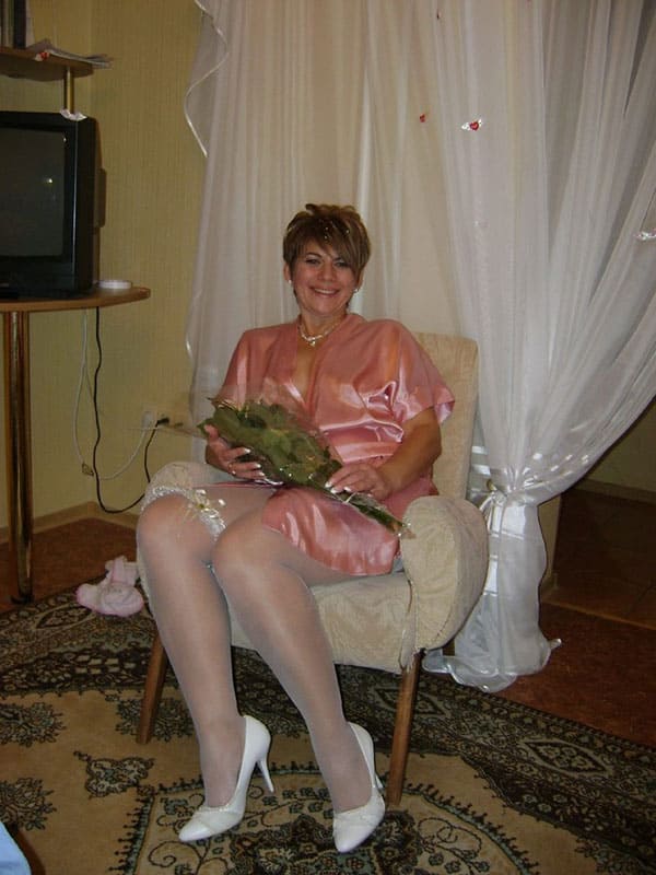 Русская невеста позирует перед мужем 22 фото