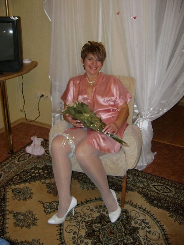 Русская невеста позирует перед мужем 23 фото