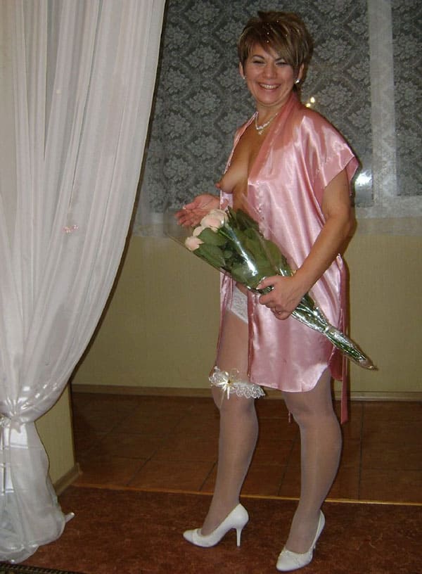 Русская невеста позирует перед мужем 25 фото