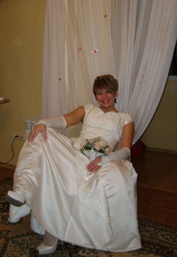 Русская невеста позирует перед мужем 6 фото