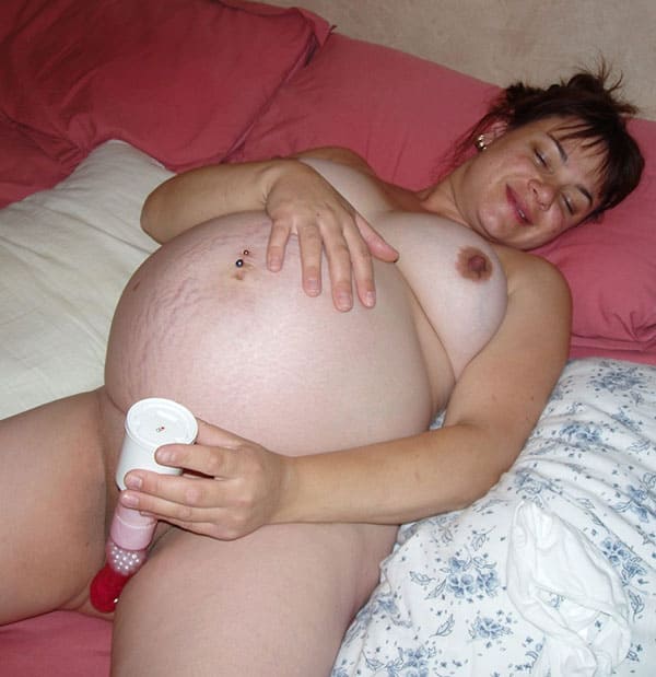 Беременные девушки занимаются мастурбацией подборка 13 фото