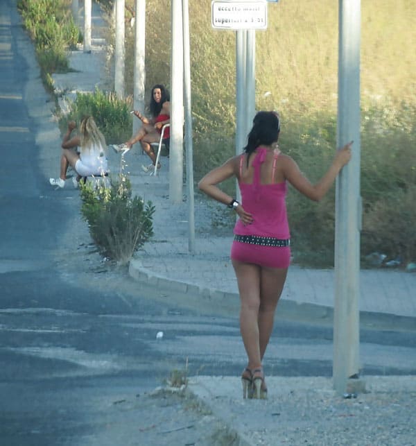 Придорожные проститутки съемка скрытой камерой 10 фото