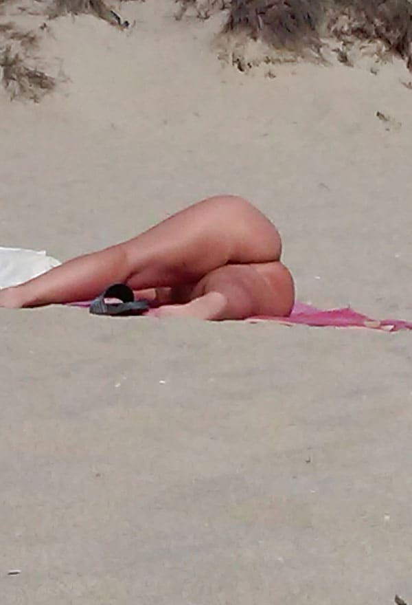 Один день на нудистском пляже съемка на телефон 12 фото