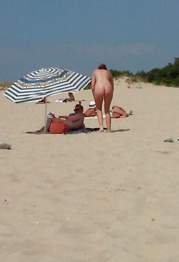 Один день на нудистском пляже съемка на телефон 18 фото