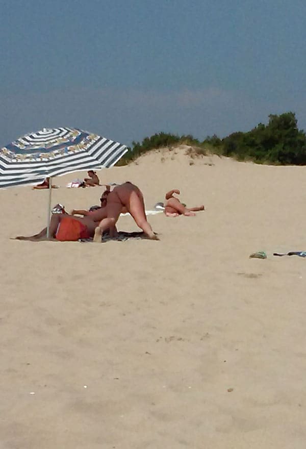 Один день на нудистском пляже съемка на телефон 20 фото