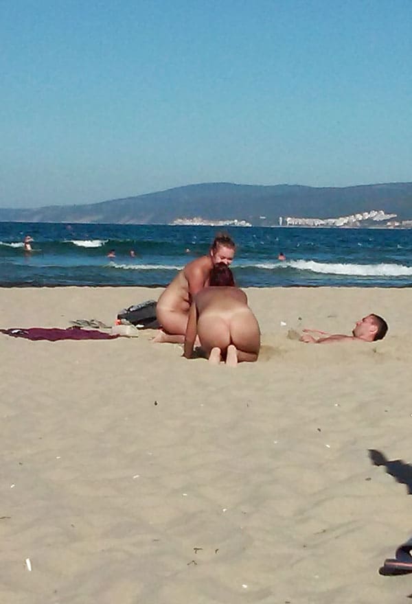 Один день на нудистском пляже съемка на телефон 56 фото