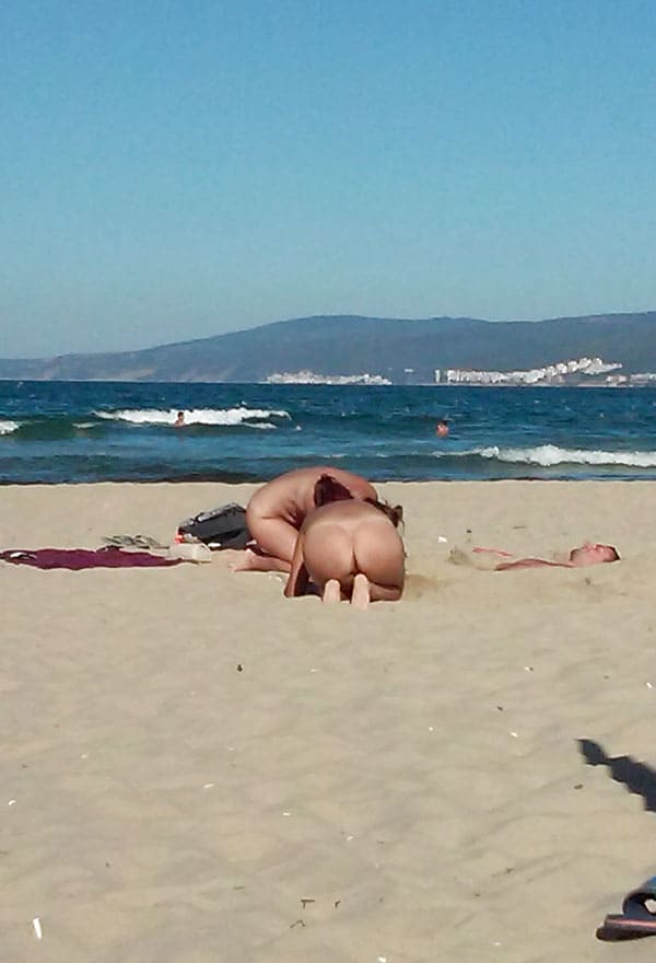 Один день на нудистском пляже съемка на телефон 57 фото