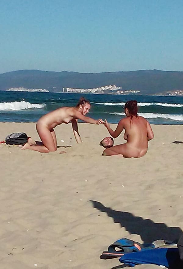 Один день на нудистском пляже съемка на телефон 76 фото
