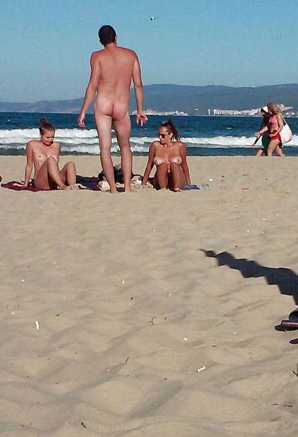Один день на нудистском пляже съемка на телефон 89 фото