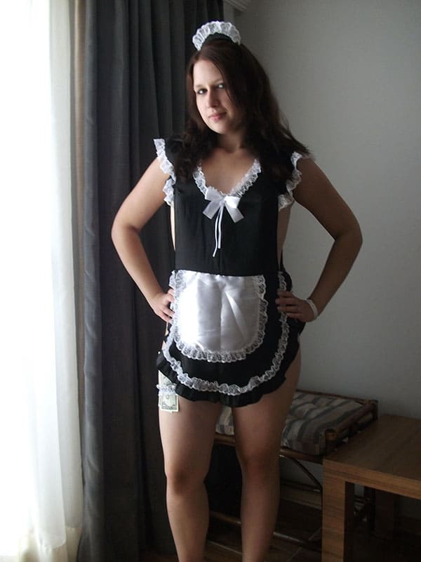 Молоденькая девушка любит одеваться в костюмы для ролевых игр 65 фото