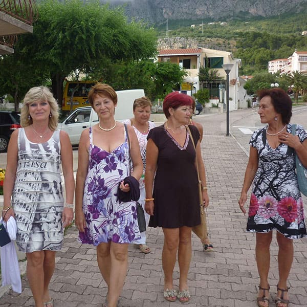 Автобусный тур зрелых женщин по нудистским пляжам Хорватии 76 фото