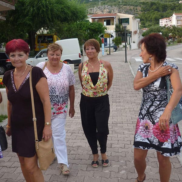 Автобусный тур зрелых женщин по нудистским пляжам Хорватии 78 фото