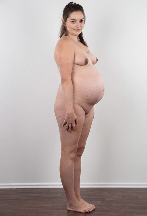 Беременная девушка на порно кастинге 16 фото