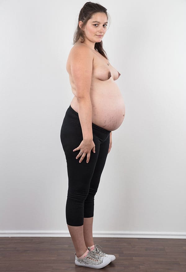 Беременная девушка на порно кастинге 6 фото