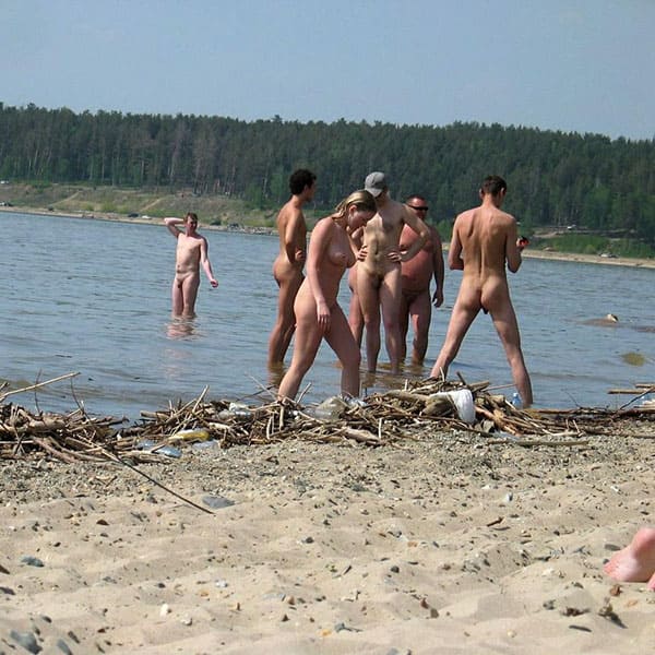 Нудистский пляж в Новосибирске подсмотренное 11 фото