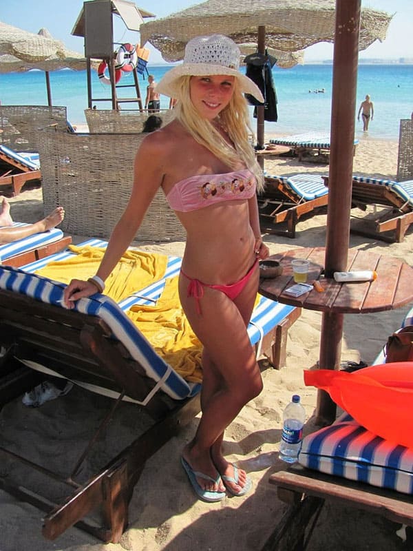 Пляжные девушки в бикини из русских соцсетей 25 фото