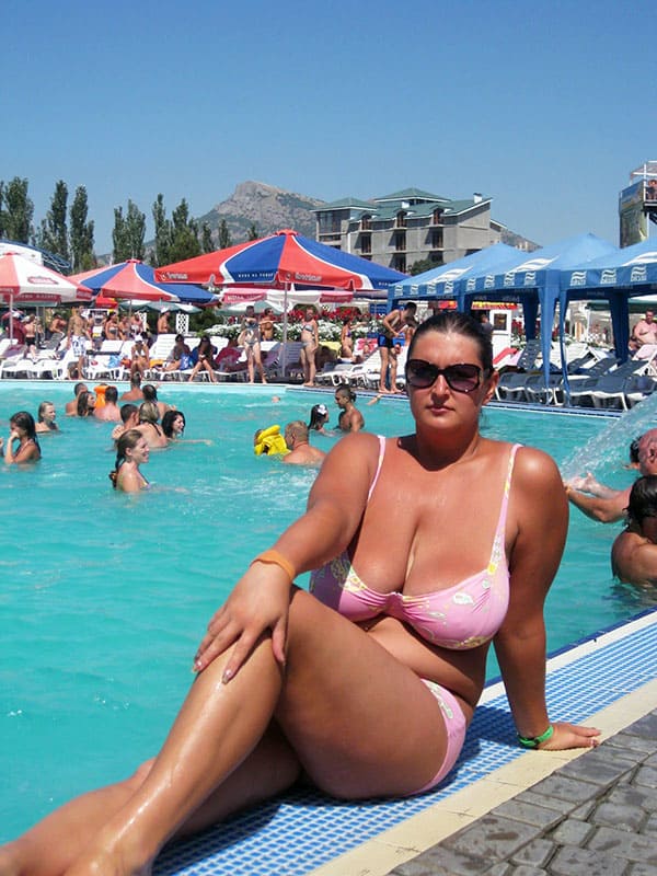 Русские женщины на пляже с большими сиськами 2 фото