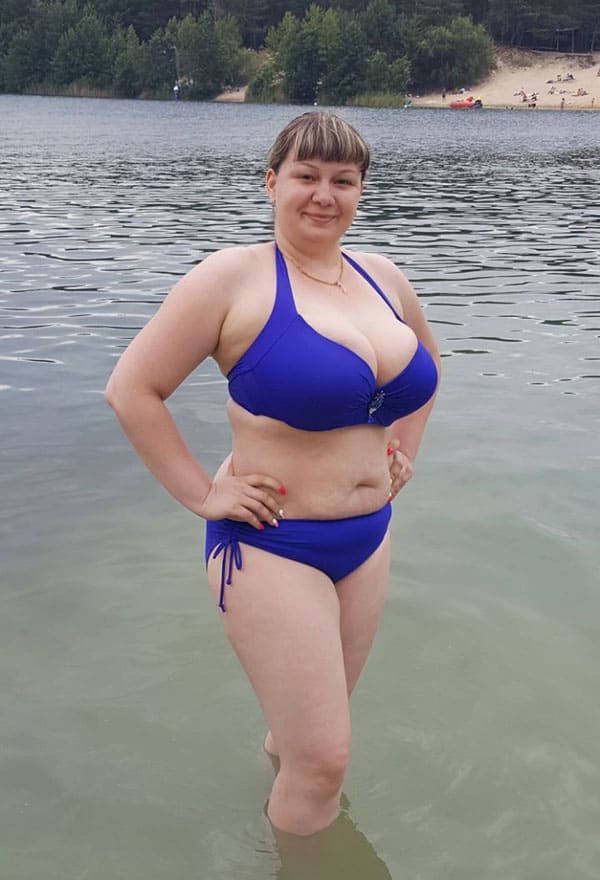 Русские женщины на пляже с большими сиськами 37 фото