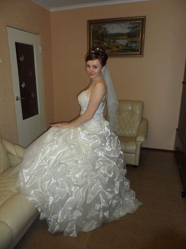 Русская невеста раздевается дома на камеру 12 фото