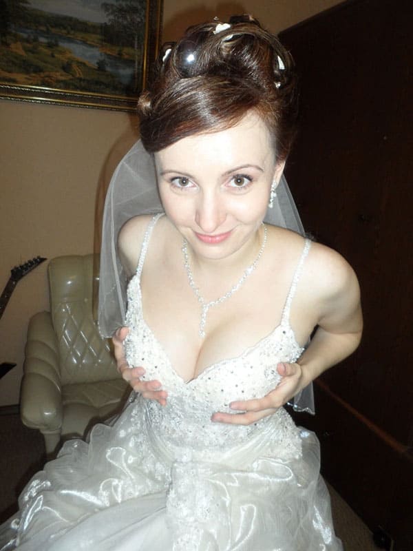 Русская невеста раздевается дома на камеру 15 фото
