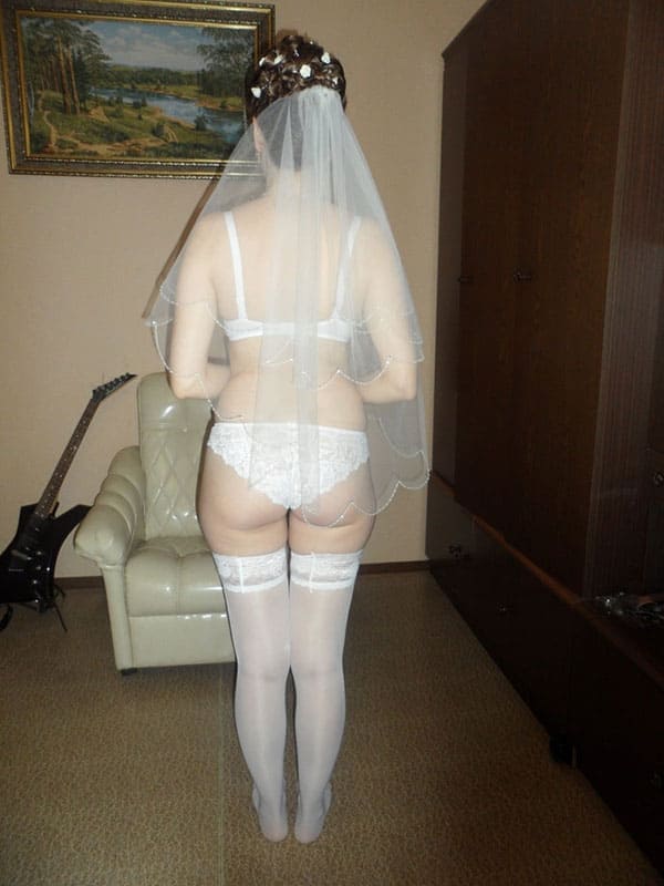 Русская невеста раздевается дома на камеру 36 фото