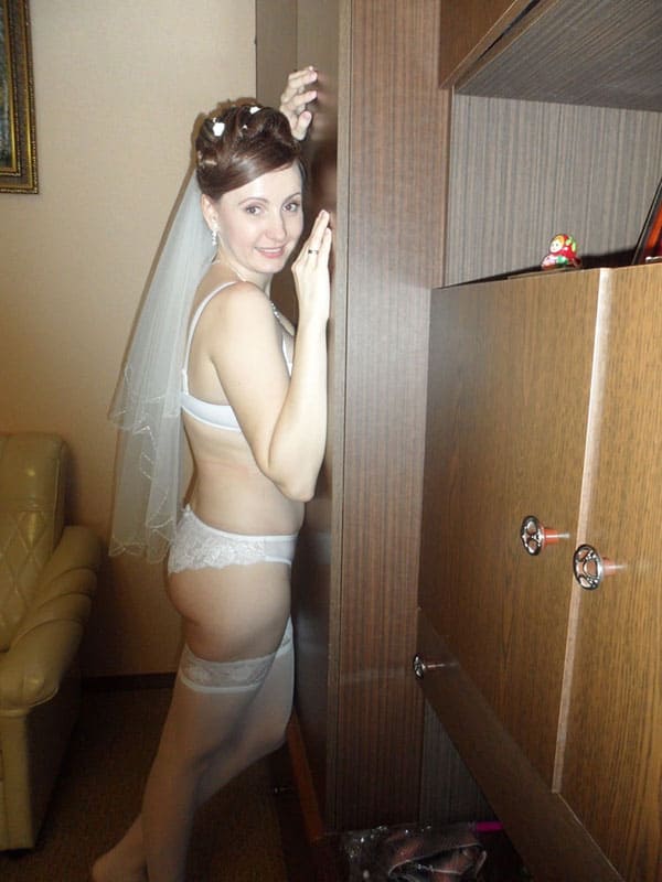 Русская невеста раздевается дома на камеру 38 фото