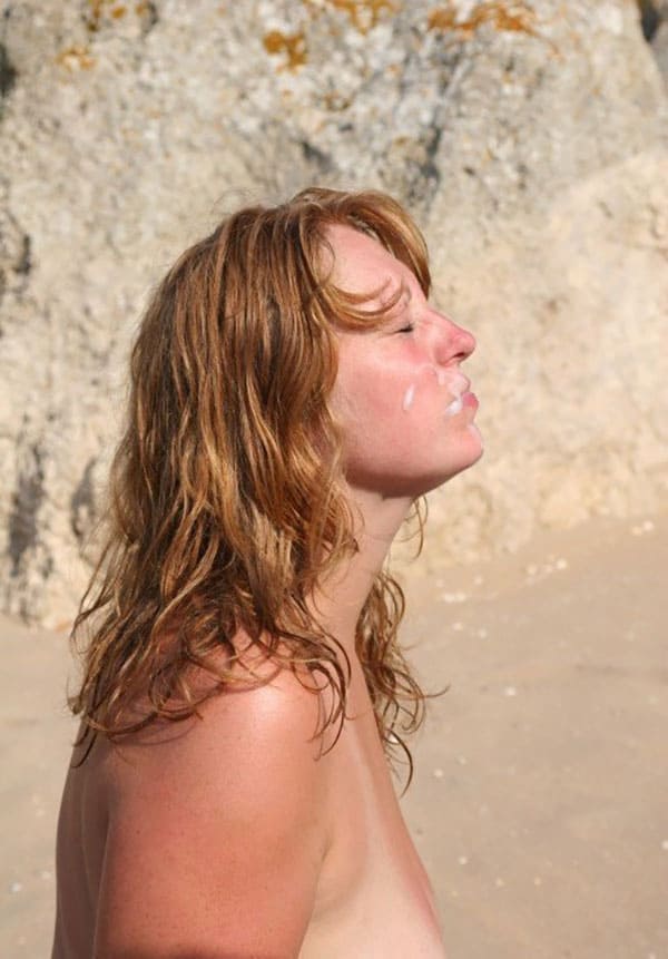 Минет на нудистском пляже со спермой на лицо 11 фото